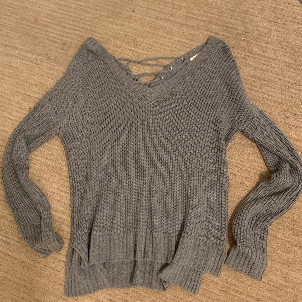 Grey sweater with crossed back